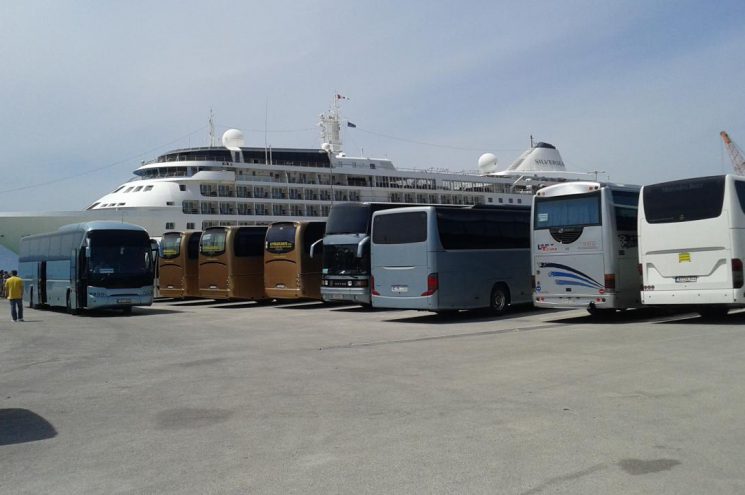 Τροποποιήσεις στην Υπουργική Απόφαση για τις Σχολικές Εκδρομές Τροποποιήσεις στην Υπουργική Απόφαση για τις Σχολικές Εκδρομές