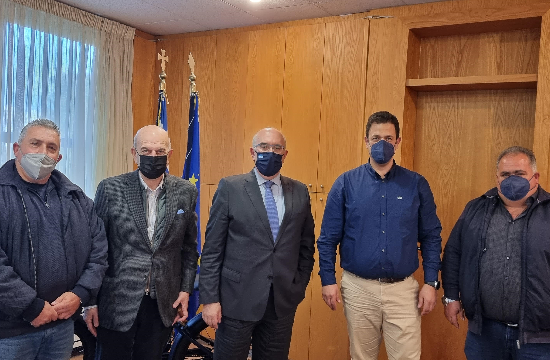 Συνάντηση ιδιοκτητών τουριστικών λεωφορείων της Κρήτης και της Δωδεκανήσου με τον υφυπουργό Μεταφορών Συνάντηση ιδιοκτητών τουριστικών λεωφορείων της Κρήτης και της Δωδεκανήσου με τον υφυπουργό Μεταφορών