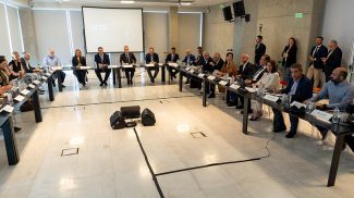 Συνάντηση με τον Ευρωπαίο Επίτροπο Βιώσιμων Μεταφορών και Τουρισμού Απ. Τζιτζικώστα